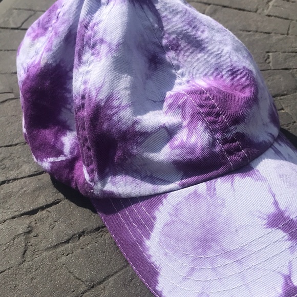Accessories - tie dye hat, (trend alert!)